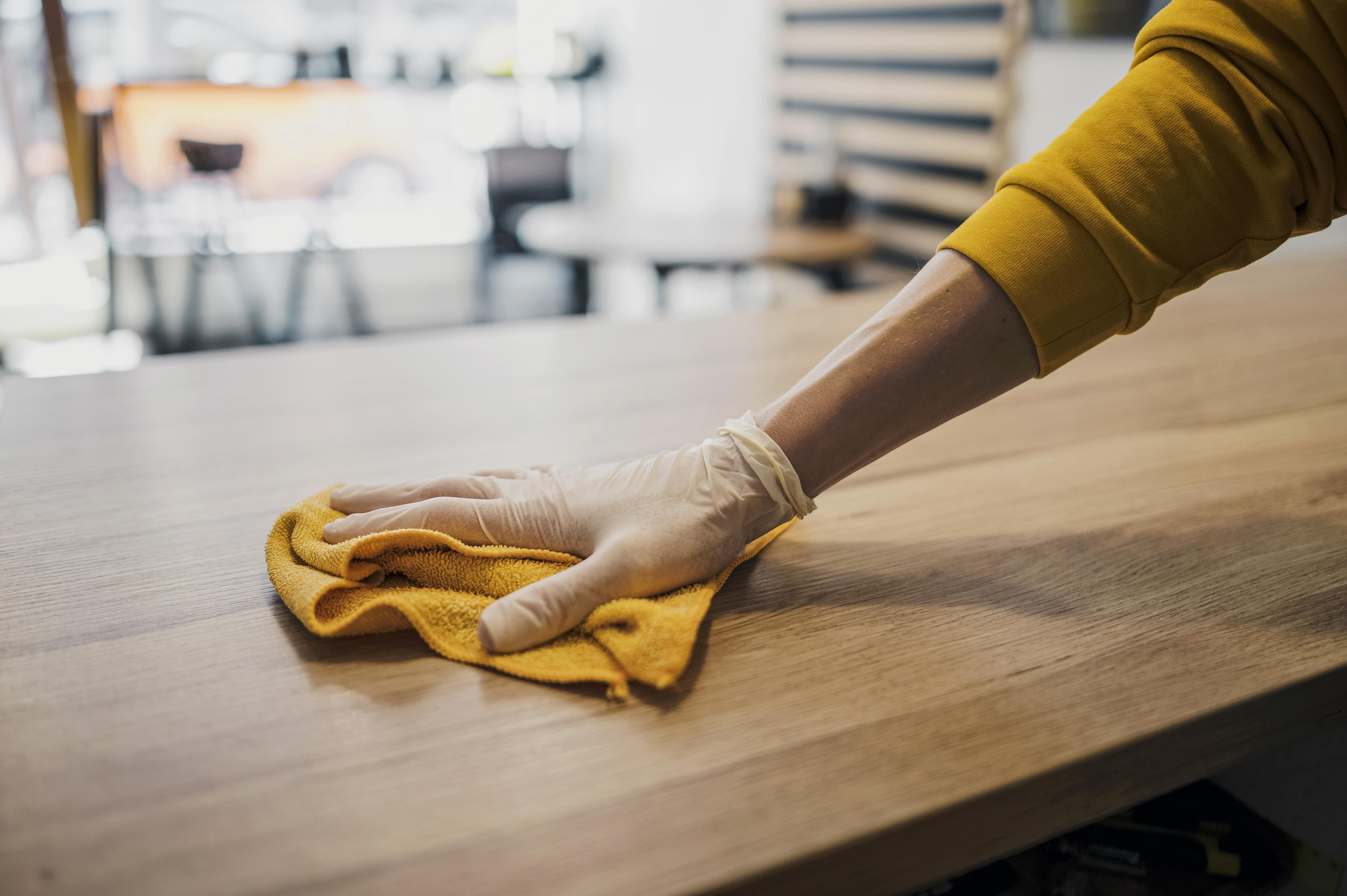 Wiping table